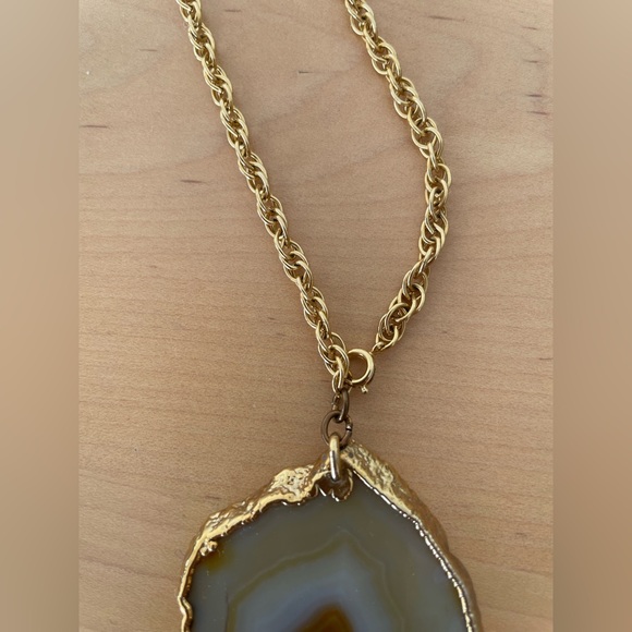 Gold Agate Pendant Necklace - Picture 7 of 7